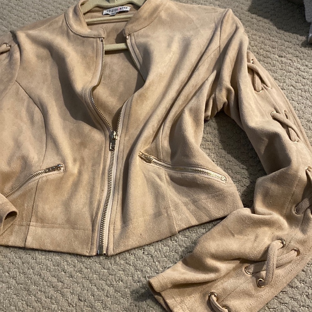 Fashion Nova soft stretchy crop Jacket size M